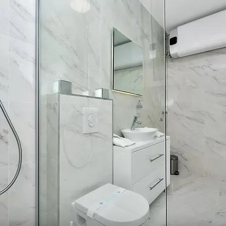 Gasthuis Luxury Paradise Garden 4*