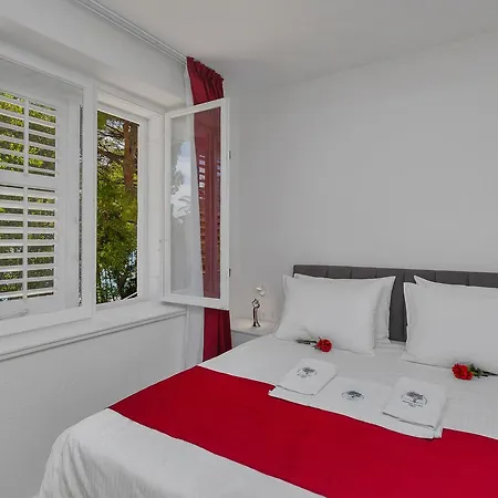 Gasthuis Luxury Paradise Garden 4*