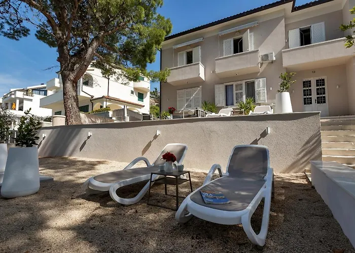 Luxury Paradise Garden 4* מאקרסקה