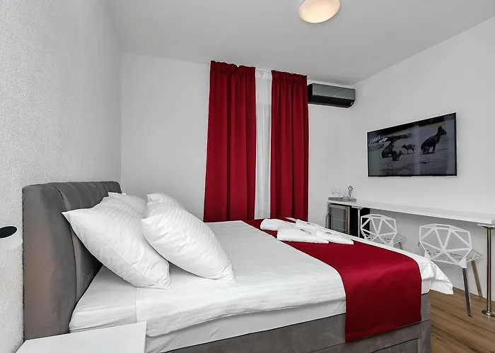 בית הארחה Luxury Paradise Garden 4*