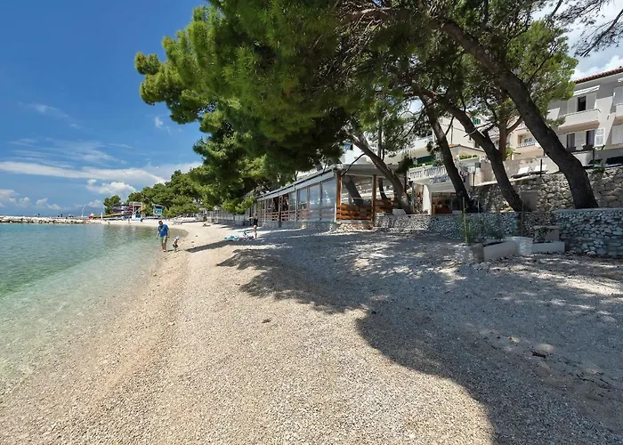 Luxury Paradise Garden Pensionat 4*