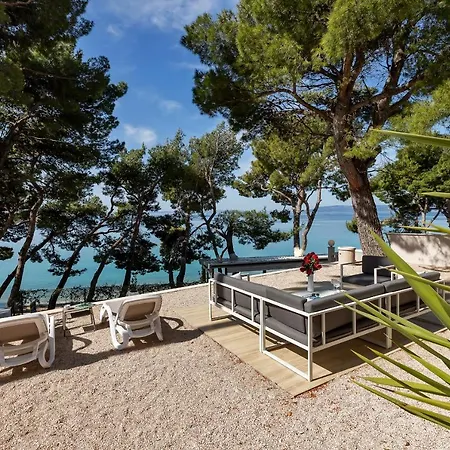 Luxury Paradise Garden 4* Макарска