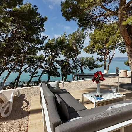 Luxury Paradise Garden 4* Макарска