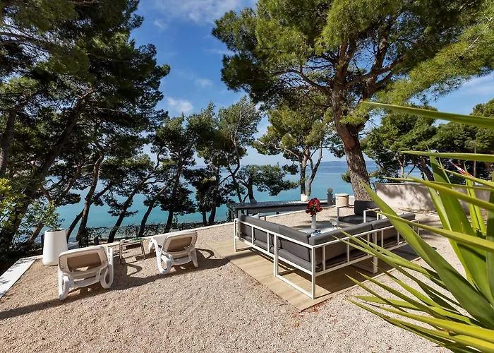 Luxury Paradise Garden 4* Макарска