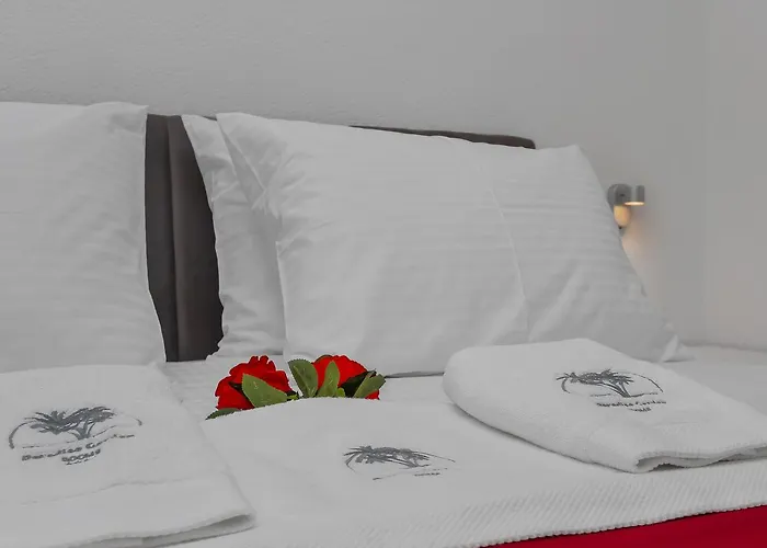 Гостевой дом Luxury Paradise Garden Макарска